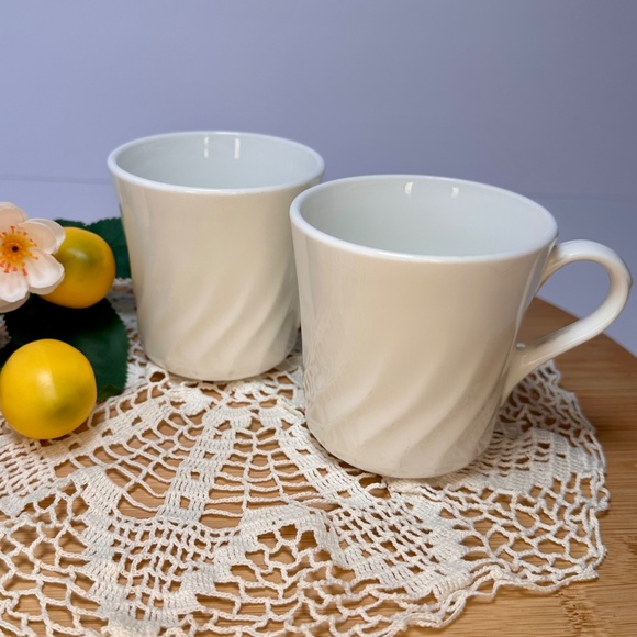 Vintage Corning White Swirl Mugs | Set of 2 | USA & Corning SA | Minimalist - Picture 4 of 6